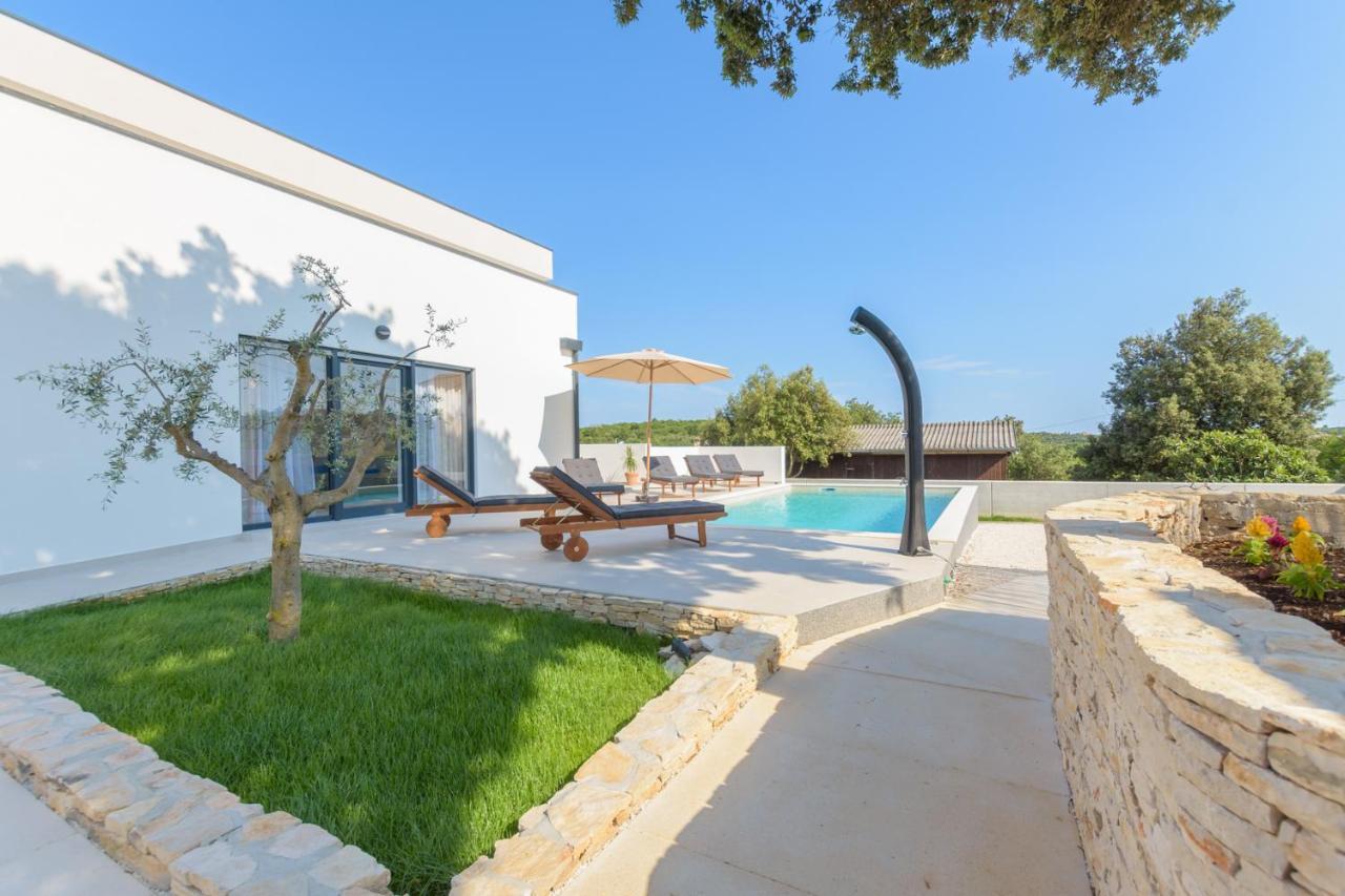 Vila Hana Pula Exteriér fotografie